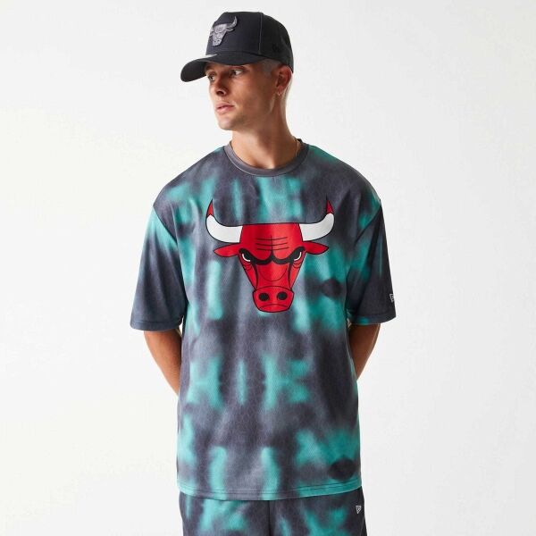 New Era CHICAGO BULLS NBA ALL OVER PRINT Pánské triko